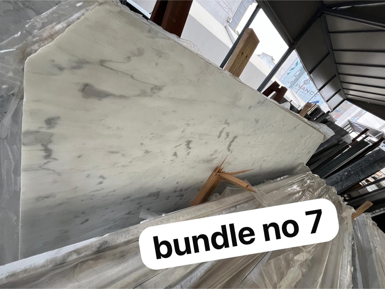 Carrara 8