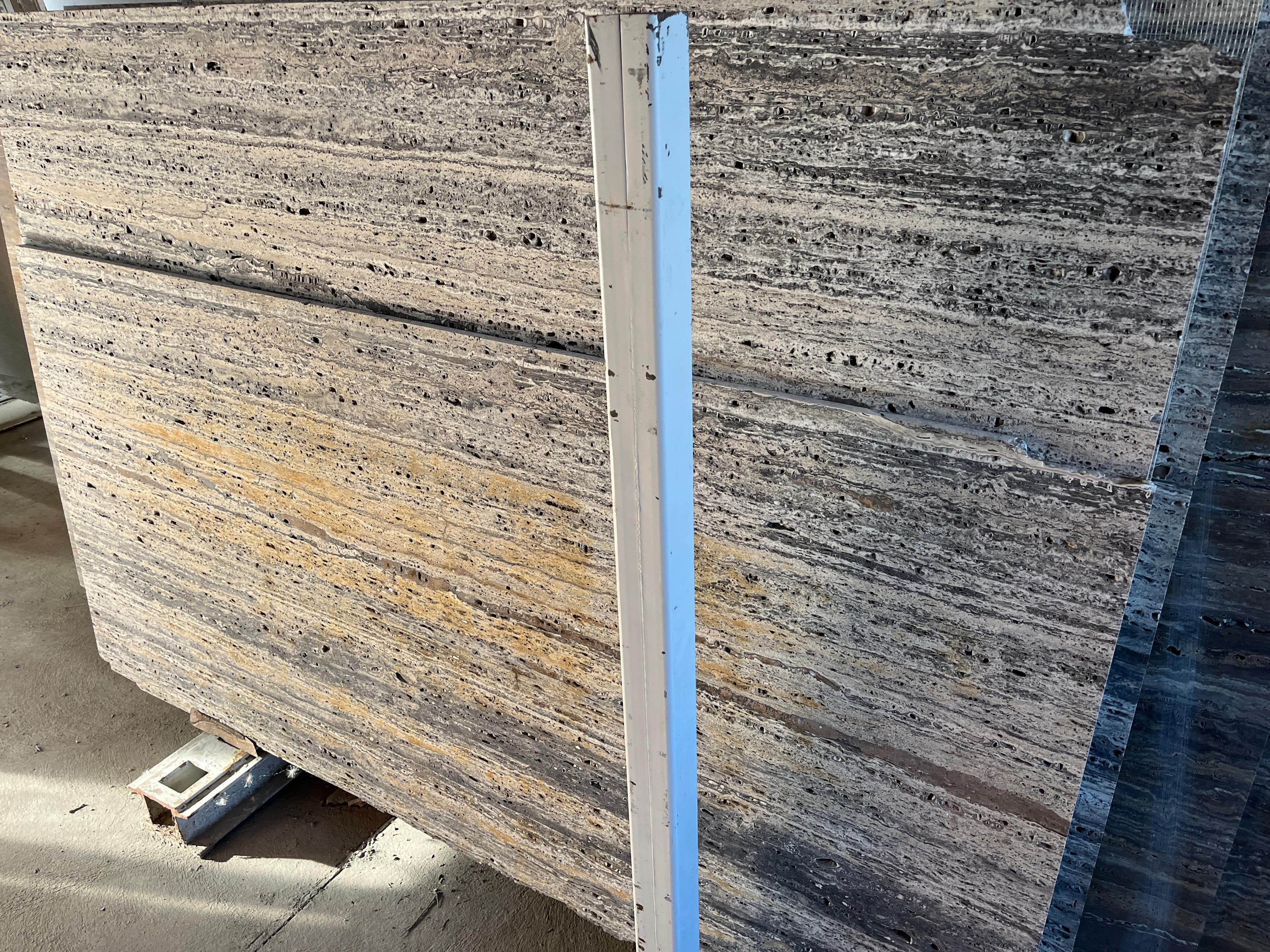 Silver Traverten